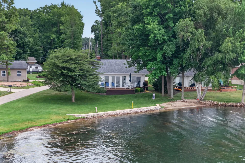 7837 Bay Meadow ##153 Canadian Lakes, MI 49346