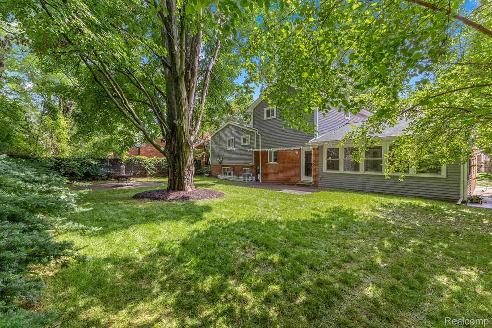 520 Byron Street Plymouth City, MI 48170
