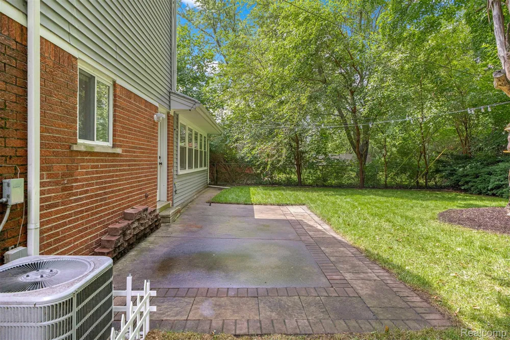 520 Byron Street Plymouth City, MI 48170