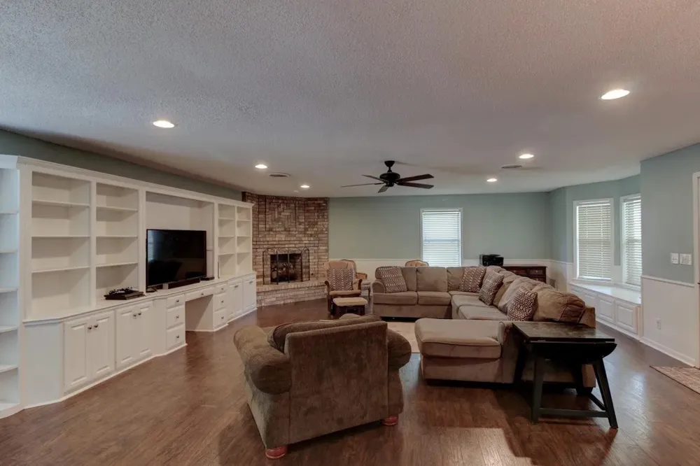 1911 Cypress Court Gainesville, TX 76240