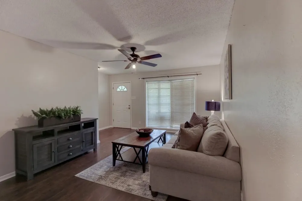 1911 Cypress Court Gainesville, TX 76240