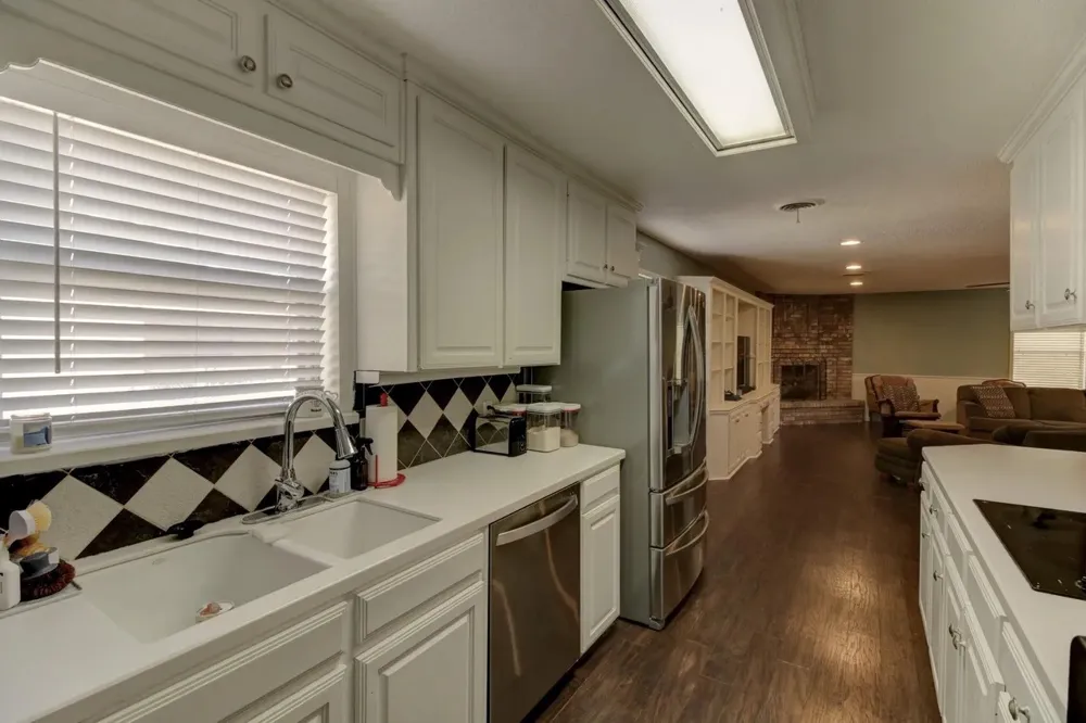 1911 Cypress Court Gainesville, TX 76240