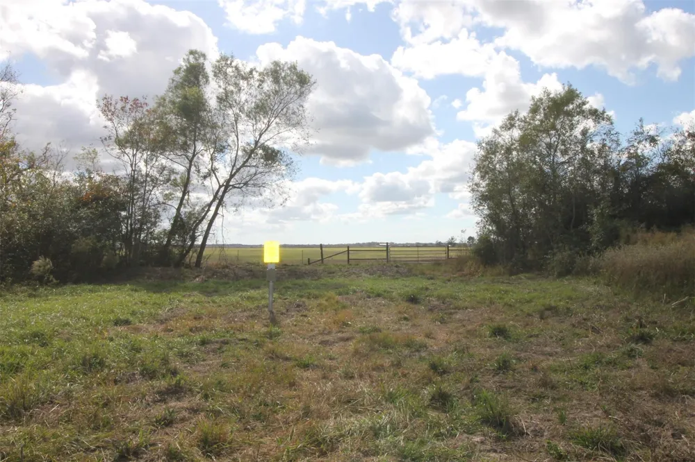 43 County Road 2355 Liberty, TX 77575