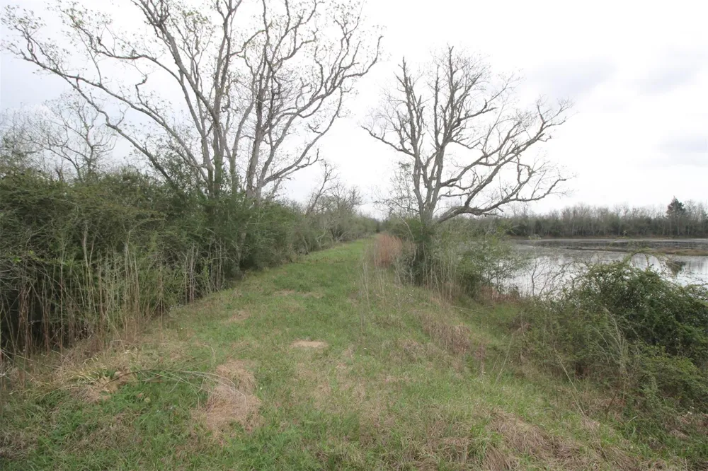 43 County Road 2355 Liberty, TX 77575