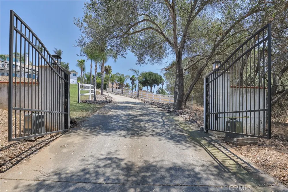 1303 Sycamore Heights Fallbrook, CA 92028
