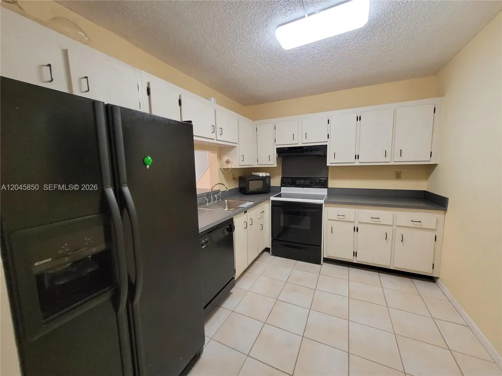1800 Lauderdale Ave #1210 North Lauderdale, FL 33068