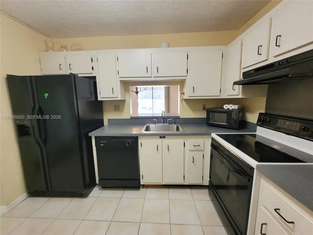 1800 Lauderdale Ave #1210 North Lauderdale, FL 33068