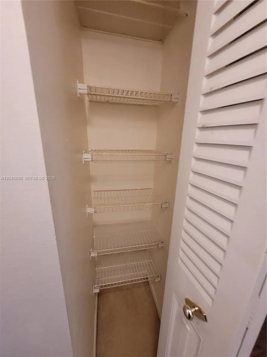 1800 Lauderdale Ave #1210 North Lauderdale, FL 33068