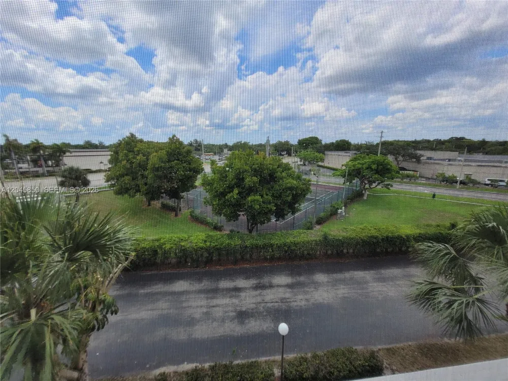 1800 Lauderdale Ave #1210 North Lauderdale, FL 33068