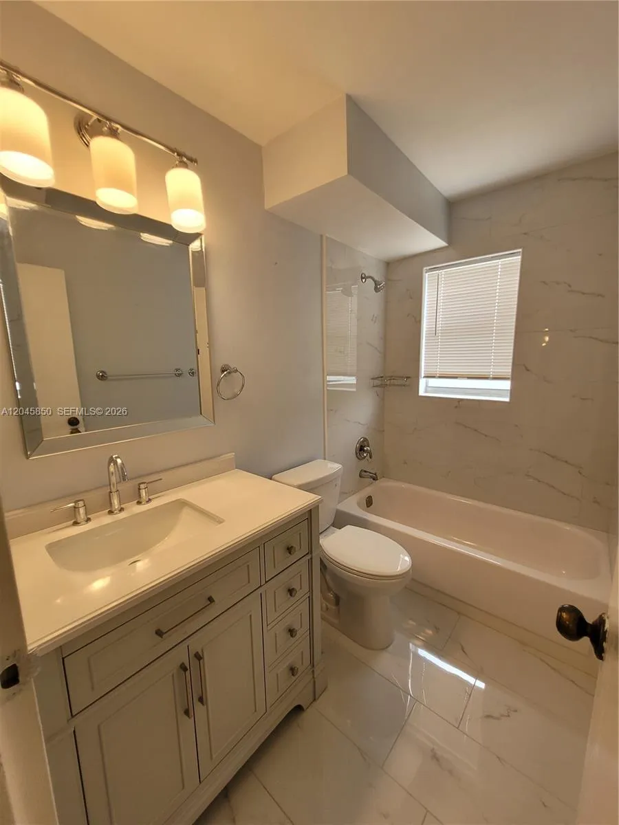 1800 Lauderdale Ave #1210 North Lauderdale, FL 33068