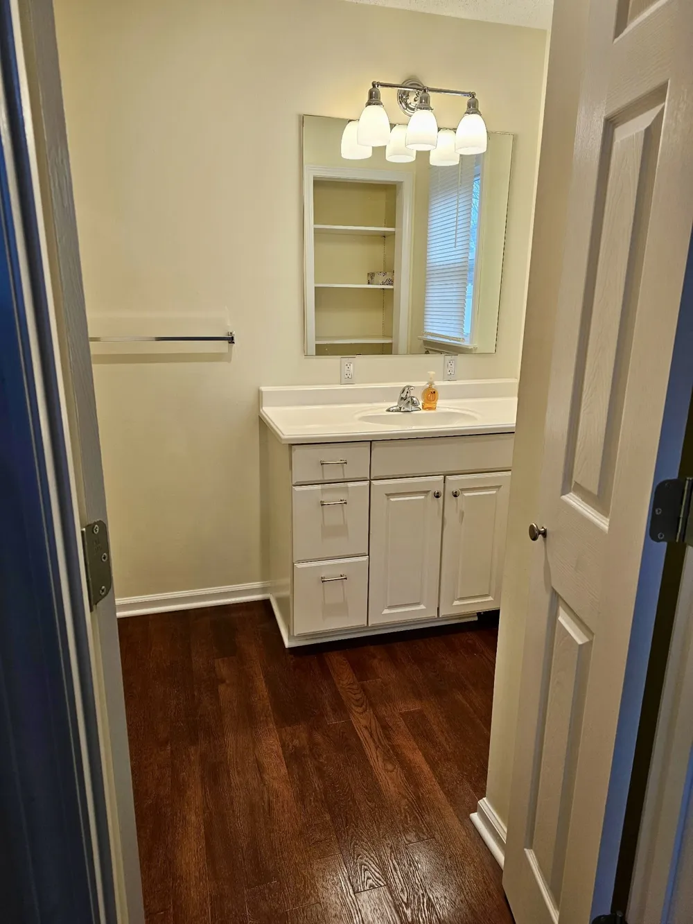 208 Greenwood Dr Paris, TN 38242