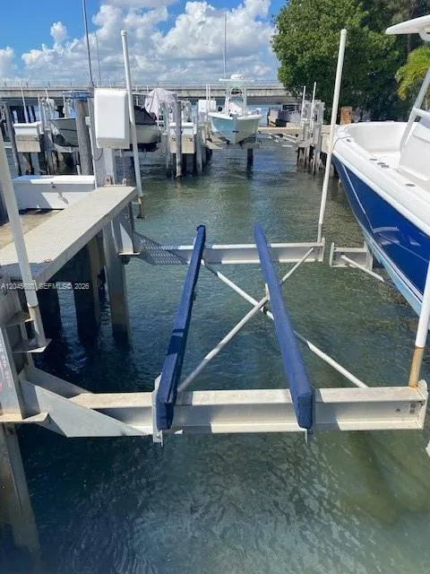 150 SE 25th Rd Slip # 7 Miami, FL 33129