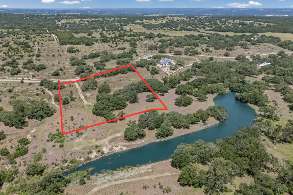 1364 N Walnut Springs Drive Johnson City, TX 78636