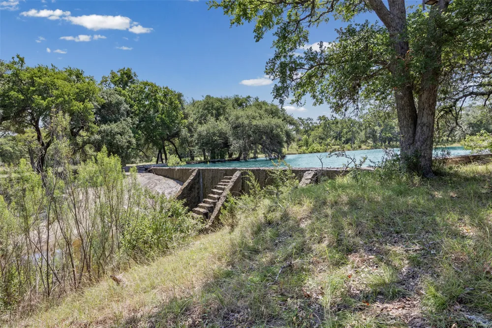 1364 N Walnut Springs Drive Johnson City, TX 78636