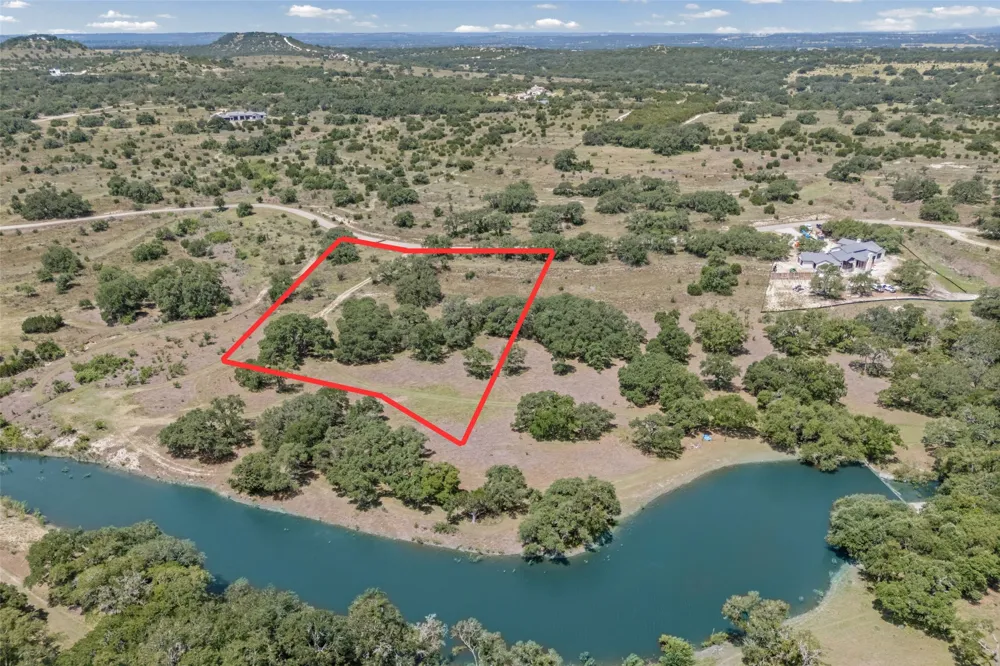 1364 N Walnut Springs Drive Johnson City, TX 78636