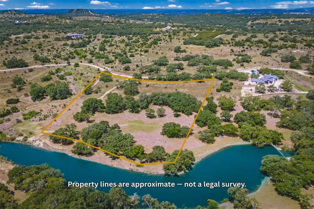 1364 N Walnut Springs Drive Johnson City, TX 78636