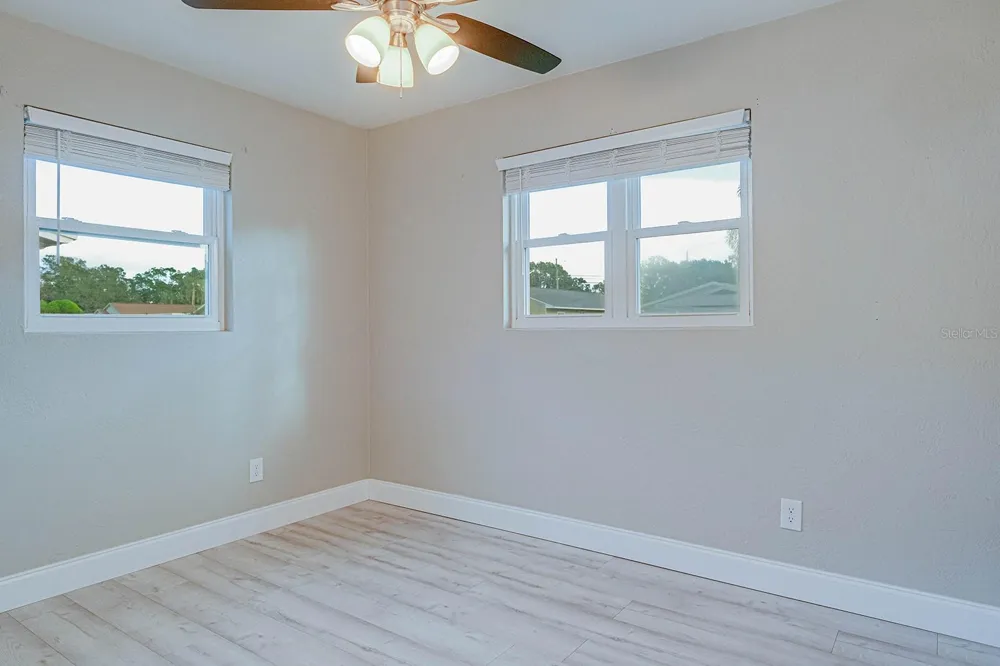 5135 NEWTON AVENUE S Gulfport, FL 33707