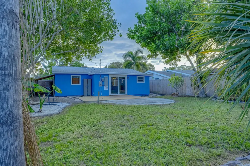 5135 NEWTON AVENUE S Gulfport, FL 33707