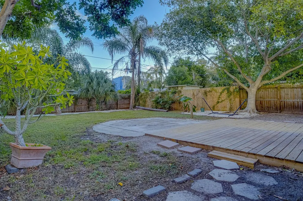 5135 NEWTON AVENUE S Gulfport, FL 33707
