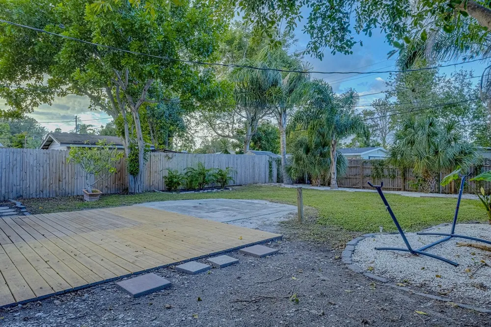 5135 NEWTON AVENUE S Gulfport, FL 33707