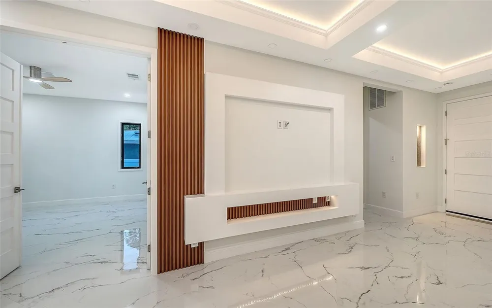 2483 BAY STREET Sarasota, FL 34237