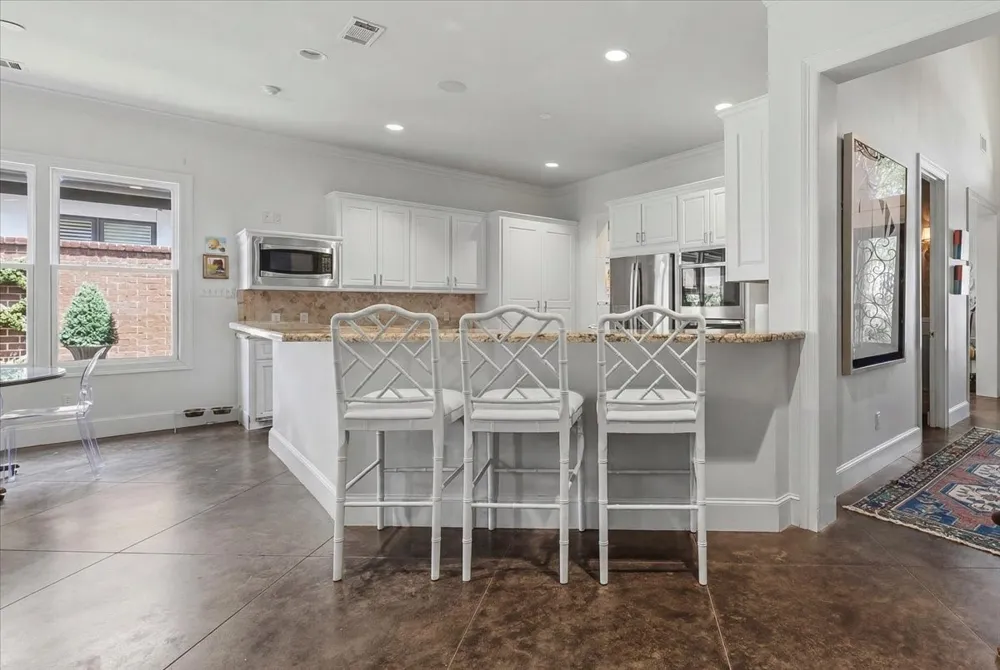 628 Deloache Street Westworth Village, TX 76114
