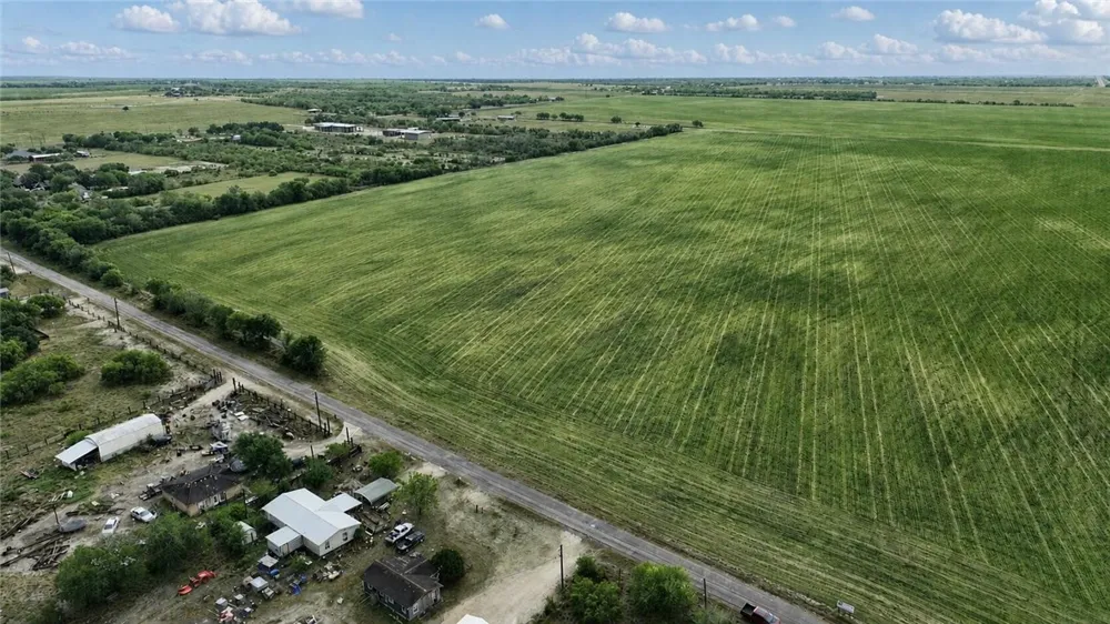 County Rd 48 Robstown, TX 78380