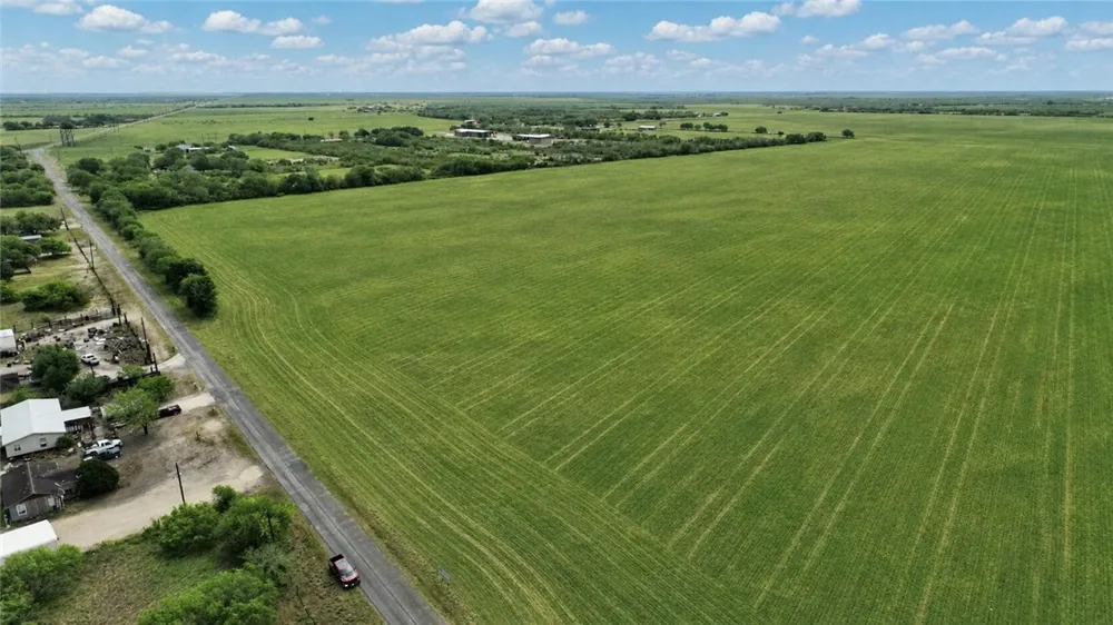 County Rd 48 Robstown, TX 78380