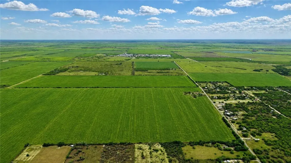 County Rd 48 Robstown, TX 78380