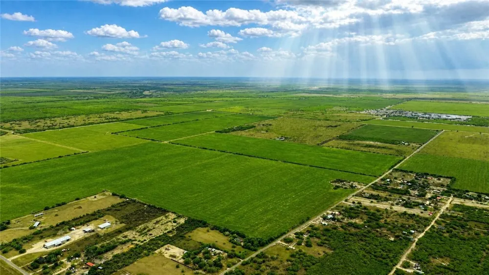 County Rd 48 Robstown, TX 78380