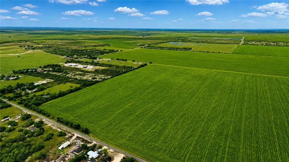 County Rd 48 Robstown, TX 78380