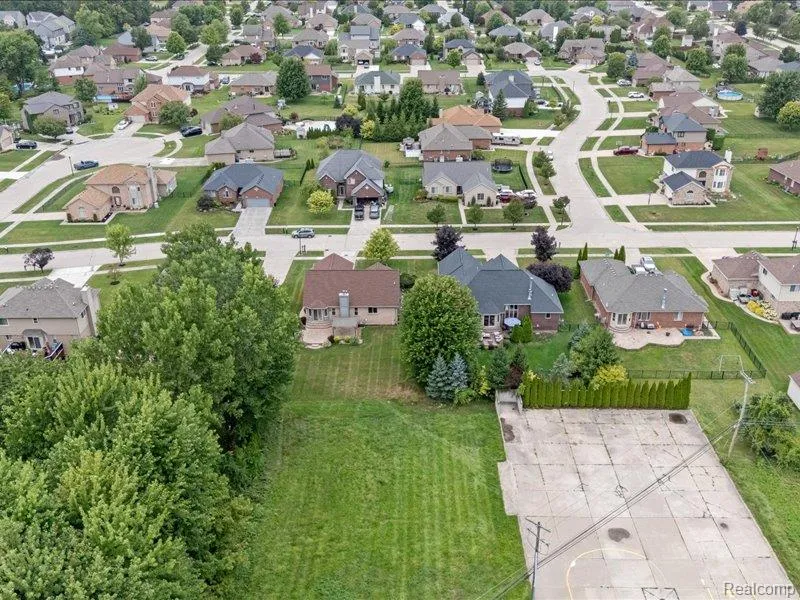 29213 Rachid Lane Chesterfield Township, MI 48047