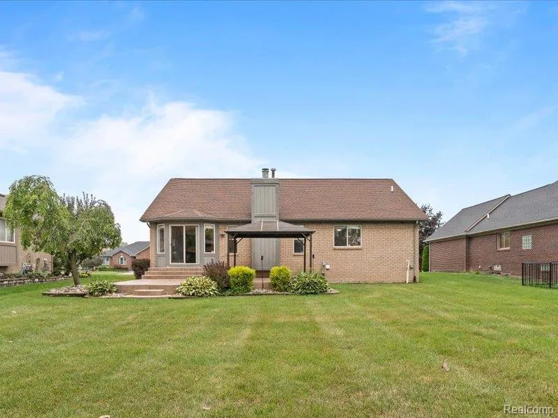 29213 Rachid Lane Chesterfield Township, MI 48047