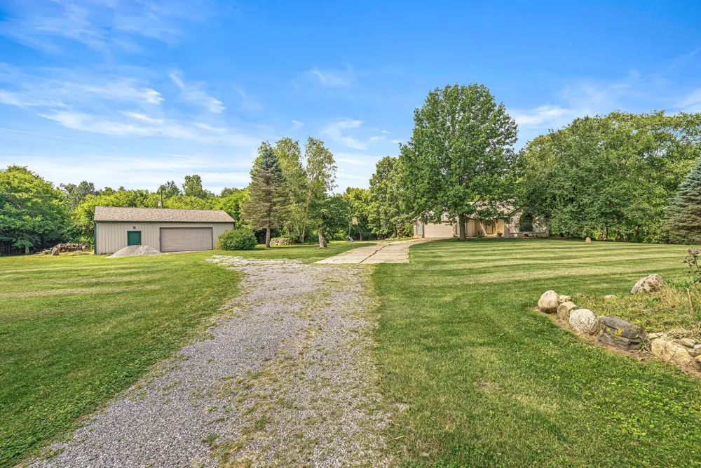 12033 Shavehead Porter Township, MI 49061