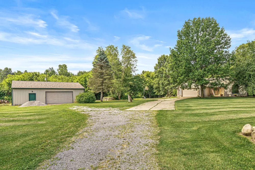 12033 Shavehead Porter Township, MI 49061