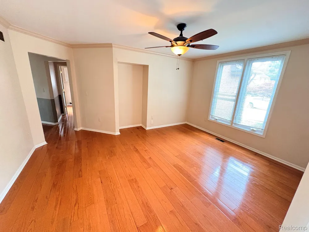43336 Herring Drive Clinton Charter Township, MI 48038