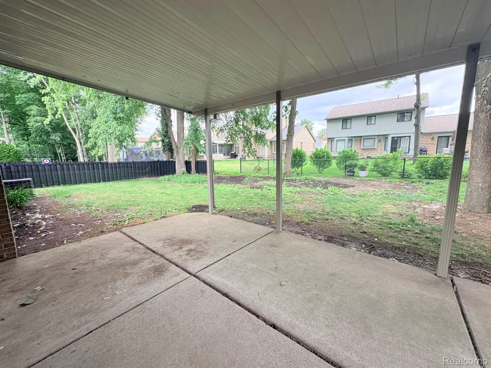 43336 Herring Drive Clinton Charter Township, MI 48038