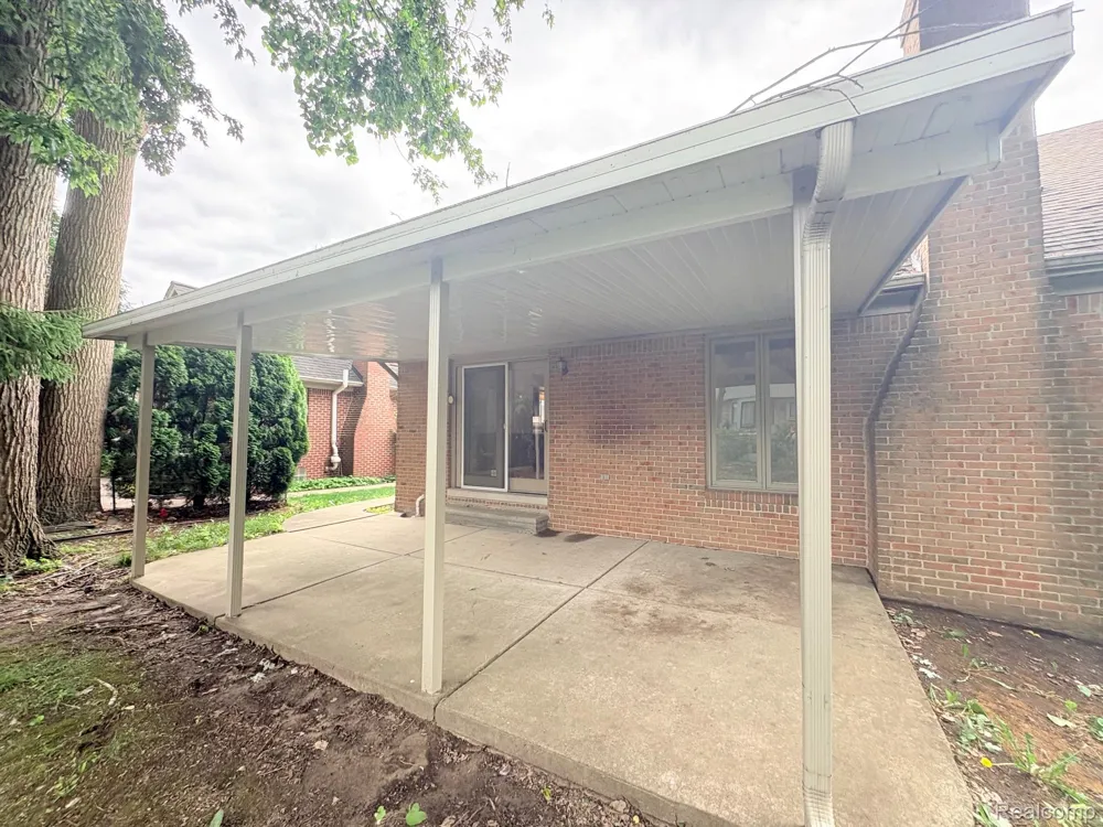43336 Herring Drive Clinton Charter Township, MI 48038