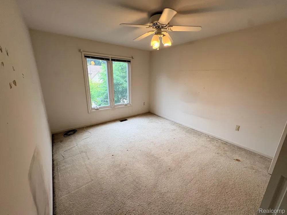 43336 Herring Drive Clinton Charter Township, MI 48038
