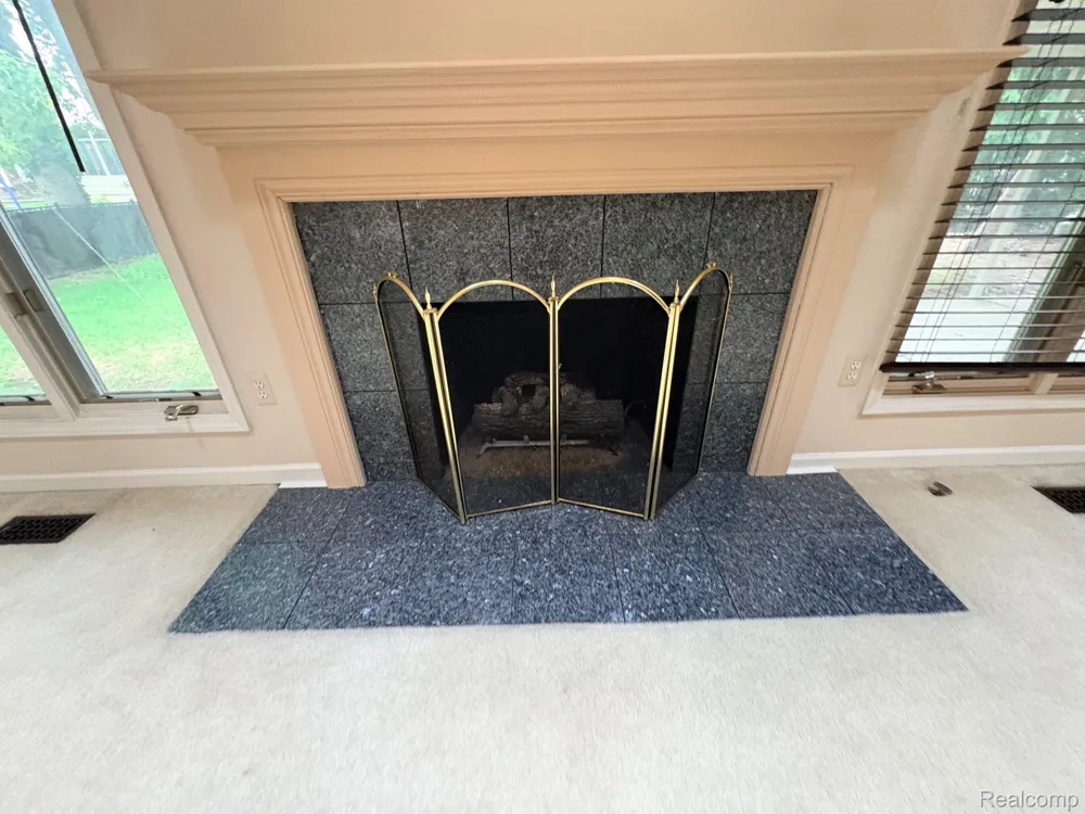 43336 Herring Drive Clinton Charter Township, MI 48038