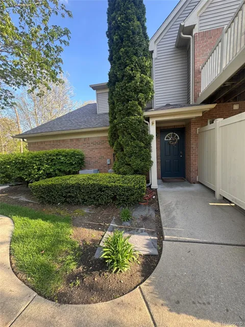 210 Marigold Circle #7