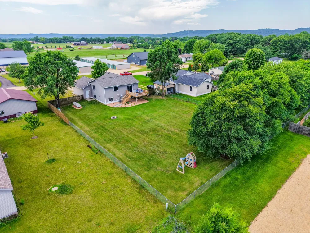 15078 669th St Wabasha, MN 55981