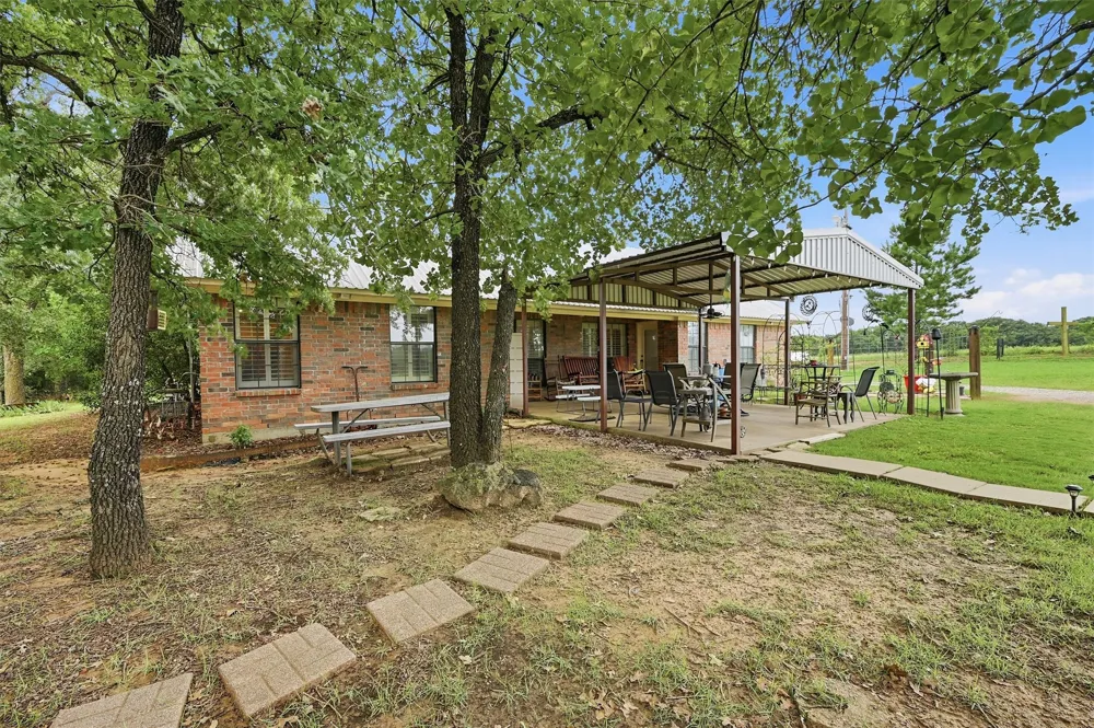 7277 W Line Road Collinsville, TX 76233