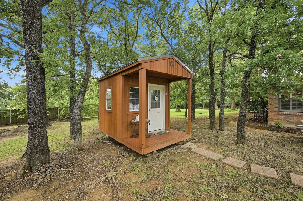 7277 W Line Road Collinsville, TX 76233
