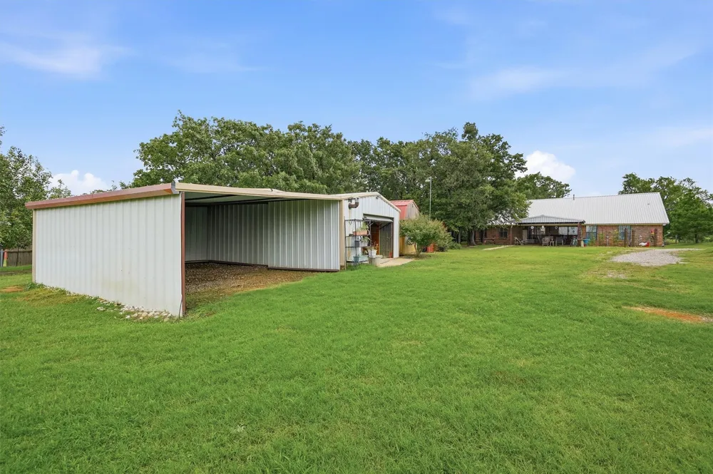 7277 W Line Road Collinsville, TX 76233
