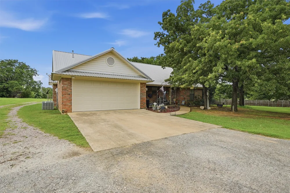 7277 W Line Road Collinsville, TX 76233