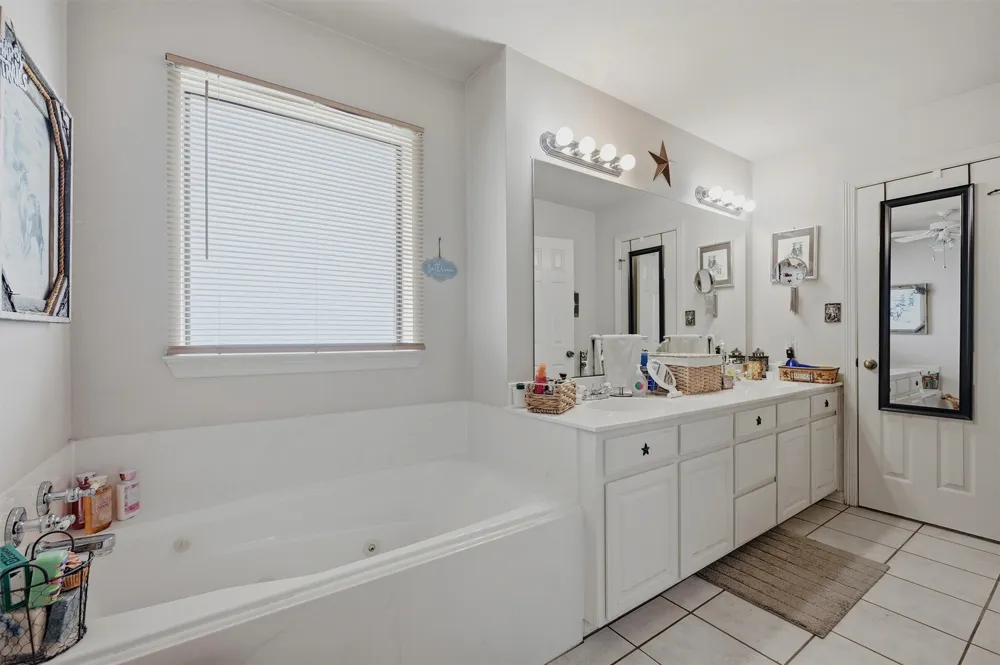 7277 W Line Road Collinsville, TX 76233