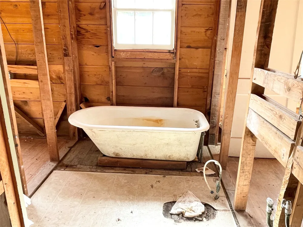 1331 Medlan Chapel Road Graham, TX 76450