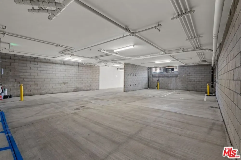 5114 Cahuenga Boulevard #2 North Hollywood, CA 91601