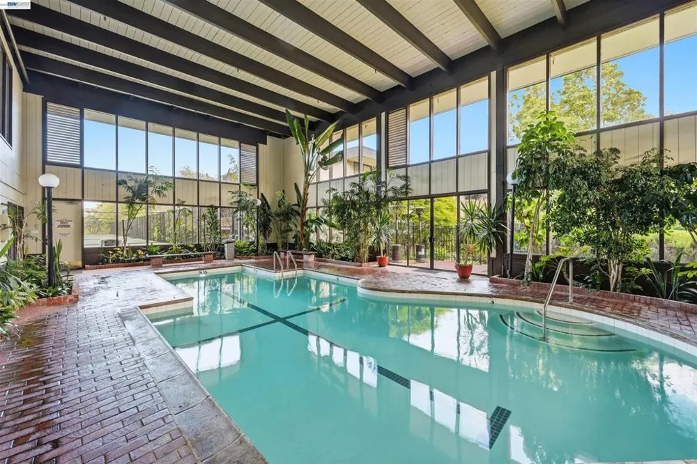5122 Shelter Creek Lane San Bruno, CA 94066